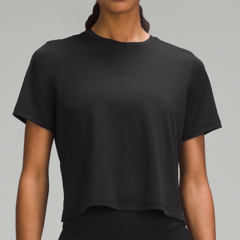 NWT Lululemon Ultralight Waist-Length T-Shirt